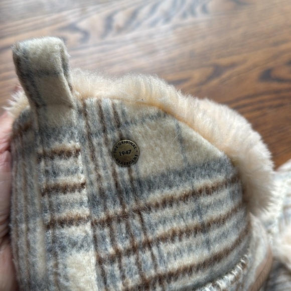 Dearfoams fleece plaid faux fur lined & cuffed pull on hard sole slippers Size 8 - Picture 6 of 7
